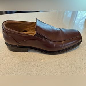 Croft & Barrow brown slip on dress shoes. Men’s size 10